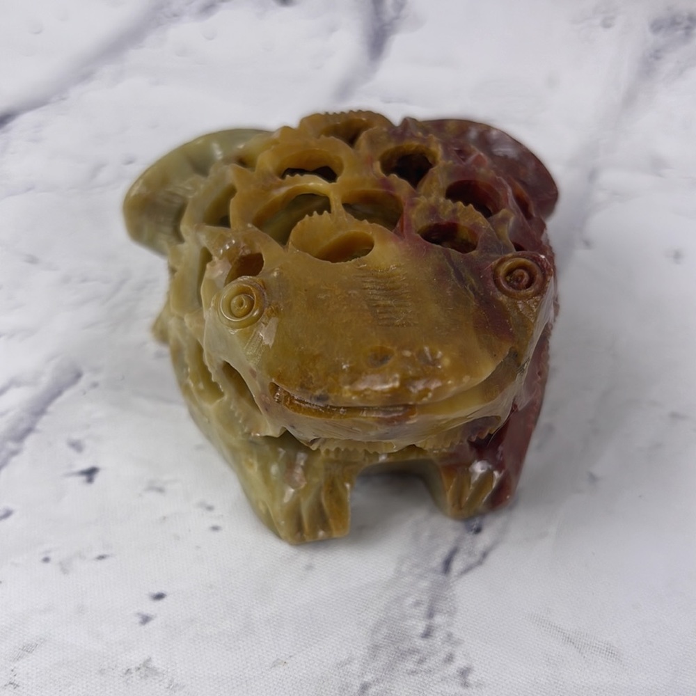 Vintage Carved Onyx Frog Within Frog Figurine Hand Carved Paperweight - Picture 2 of 11